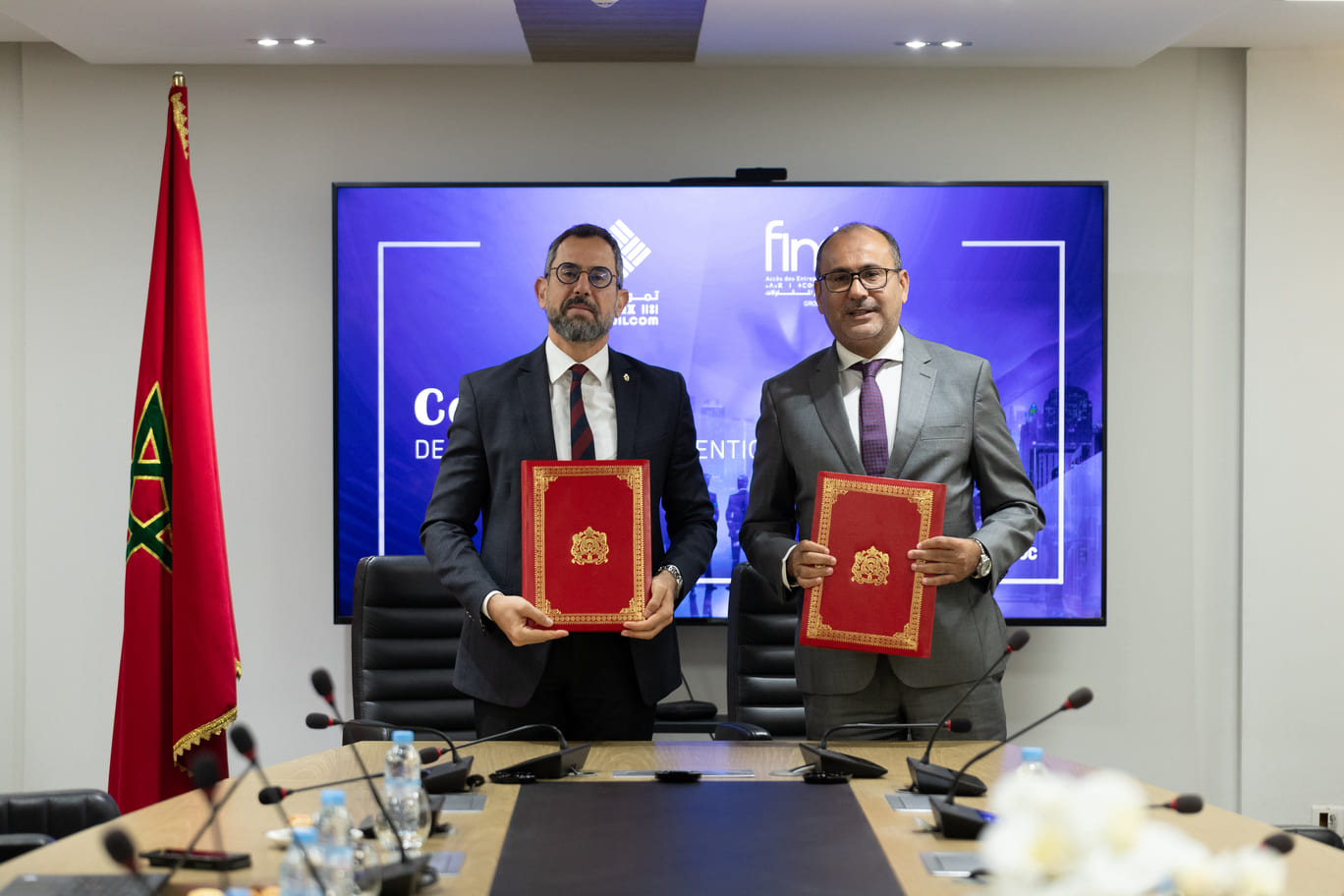 Cérémonie de signature de convention TAMWILCOM  FINEA